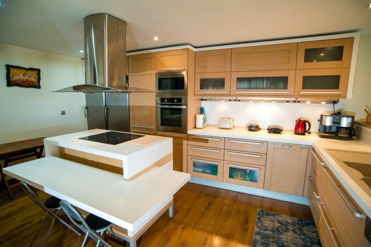Villa Olympia Vip Dhráfi Exteriér fotografie